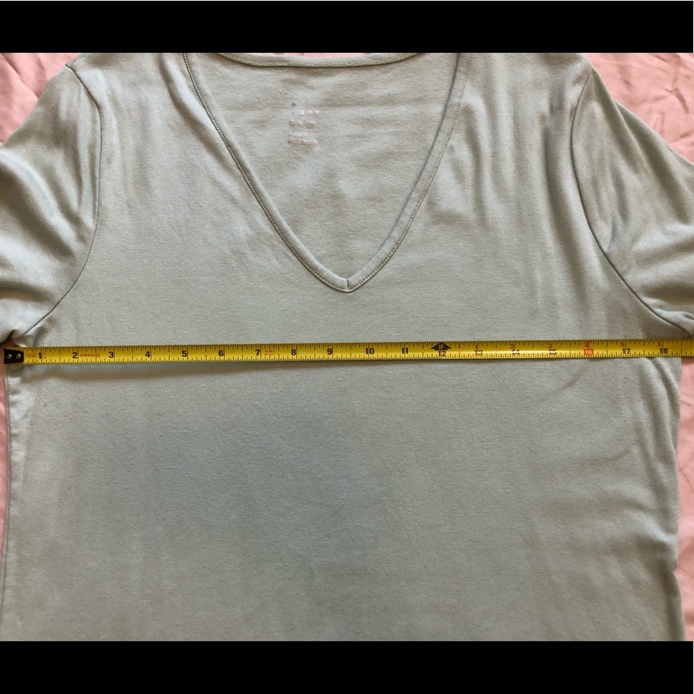 ๐ mint v neck tshirt - Picture 3 of 3